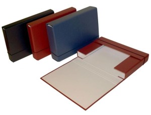 Teczka tekturowa skrzydłowa szer. 4 cm popielata z gumką BOX DELFIN